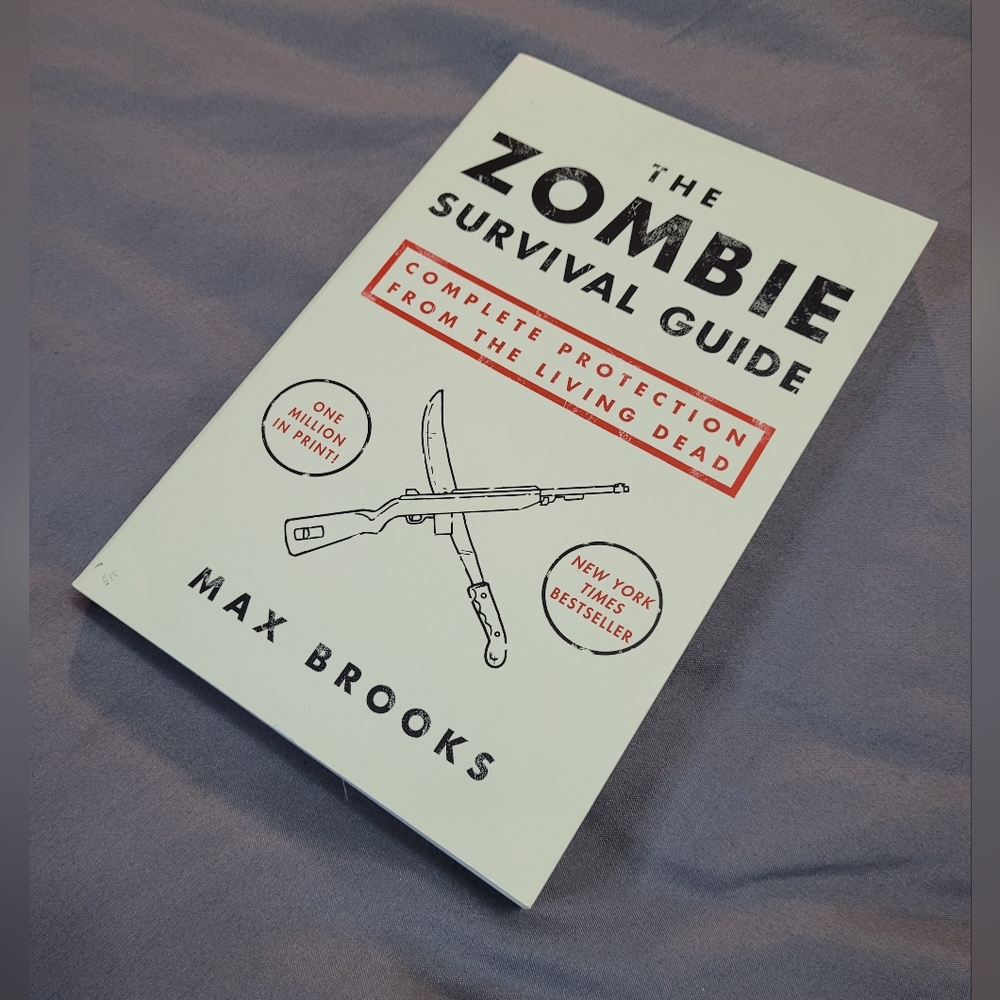 ✨️3/$15✨️ The Zombie Survival Guide Paperback Book by Max Brooks
